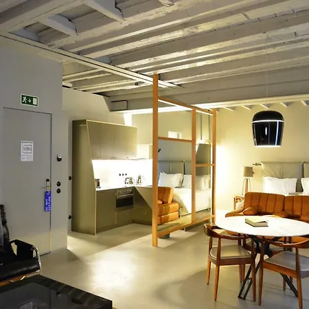 Raw Culture Art & Lofts Bairro Alto 5* ליסבון