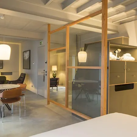 Raw Culture Art & Lofts Bairro Alto מלון דירות ליסבון
