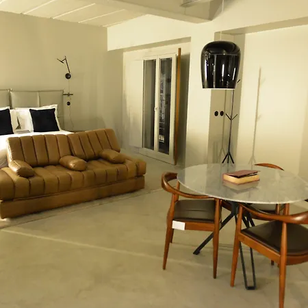 Raw Culture Art & Lofts Bairro Alto מלון דירות ליסבון