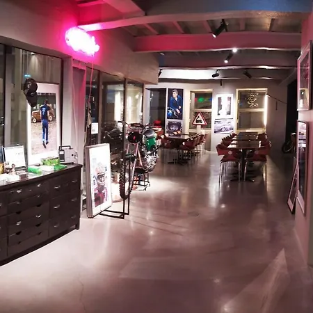 Raw Culture Art & Lofts Bairro Alto 5* ליסבון